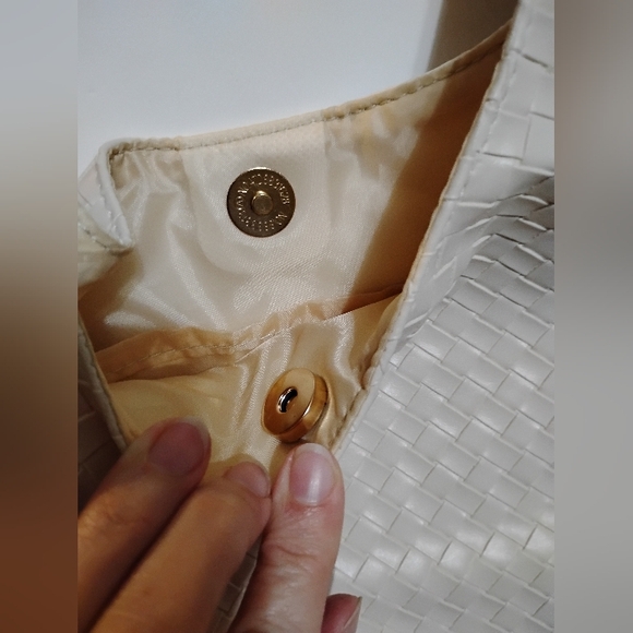 ULTA BEAUTY Elegant Cream Women's Bag FAUX Leather Criss Cross Striped Texture - Picture 3 of 11